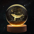 3D Maan met Walvis Kristallen Bol - Laser Gegraveerd Nachtlampje Kerst Halloween Decoratie
